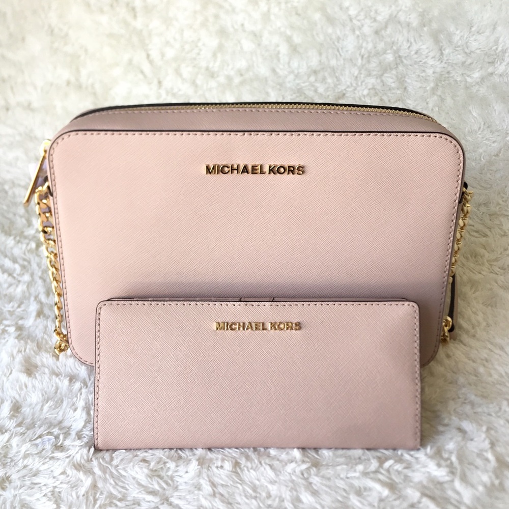 Michael Kors Jet Set Crossbody Bundle & Wallet Set - Picture 7 of 7